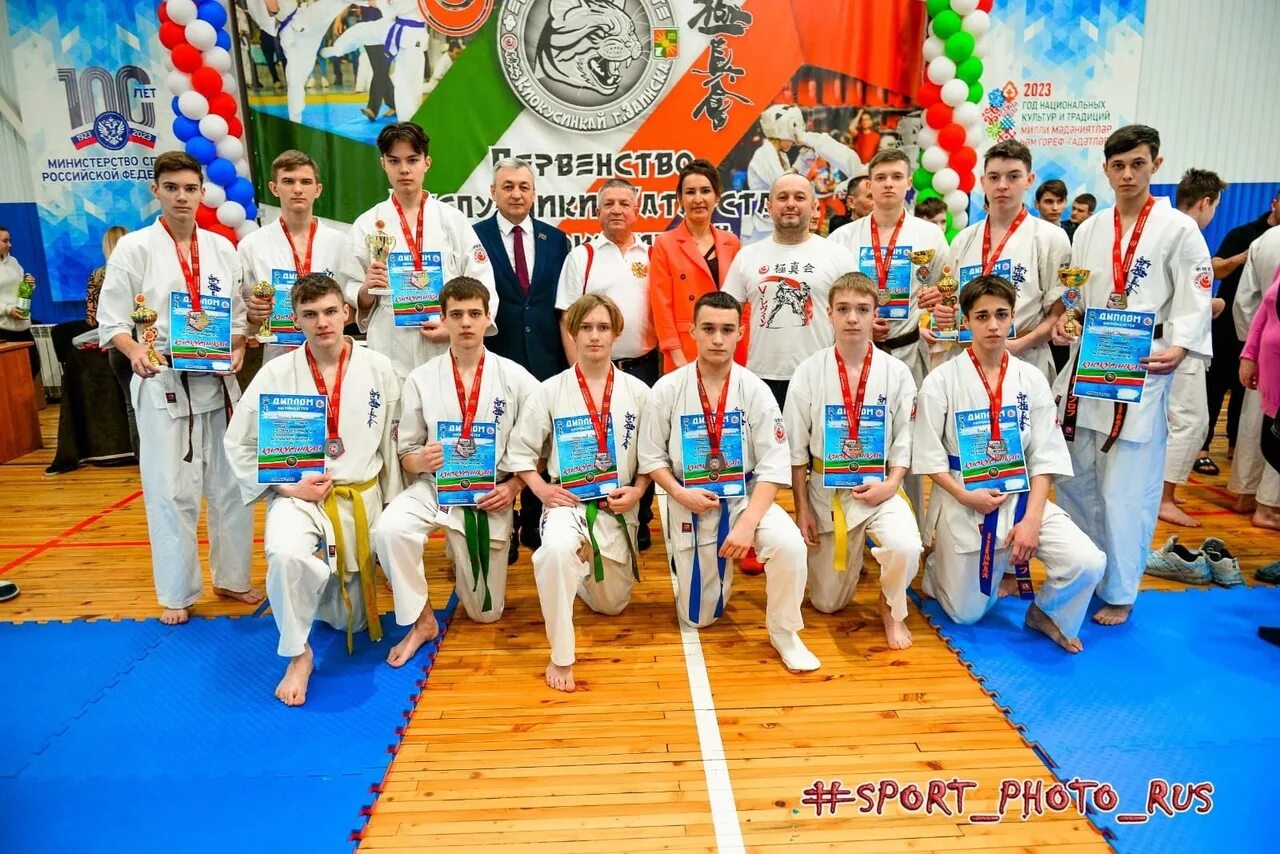 Заинск карате. Заинск каратэ алексей ревин. Каратэ республики татарстан базарные матаки. Алиса зеленина каратэ. Ярцево тренера каратэ.