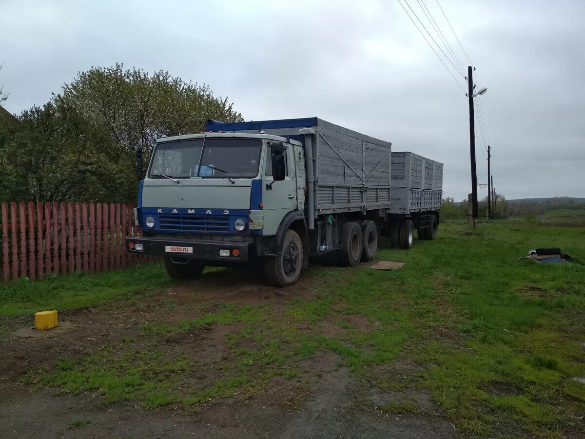Авито камазы оренбурге. Камаз 55102 манипулятор. Старый камаз 5320 зерновоз. Камаз 45143 без бампера. Камаз 5320 зерновоз с прицепом.
