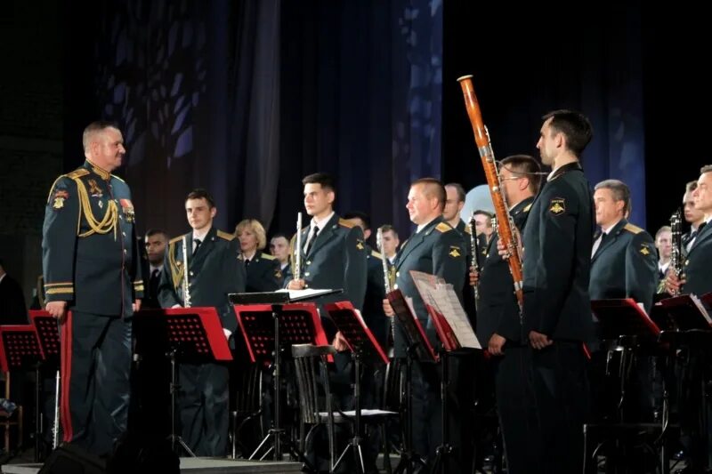 Военное музыкальное училище имени халилова. Центральный военный оркестр минобороны рф. Дирижеры духовых оркестров. Филармония кострома уонцекпрт. Народный оркестр дирижер гнесин.