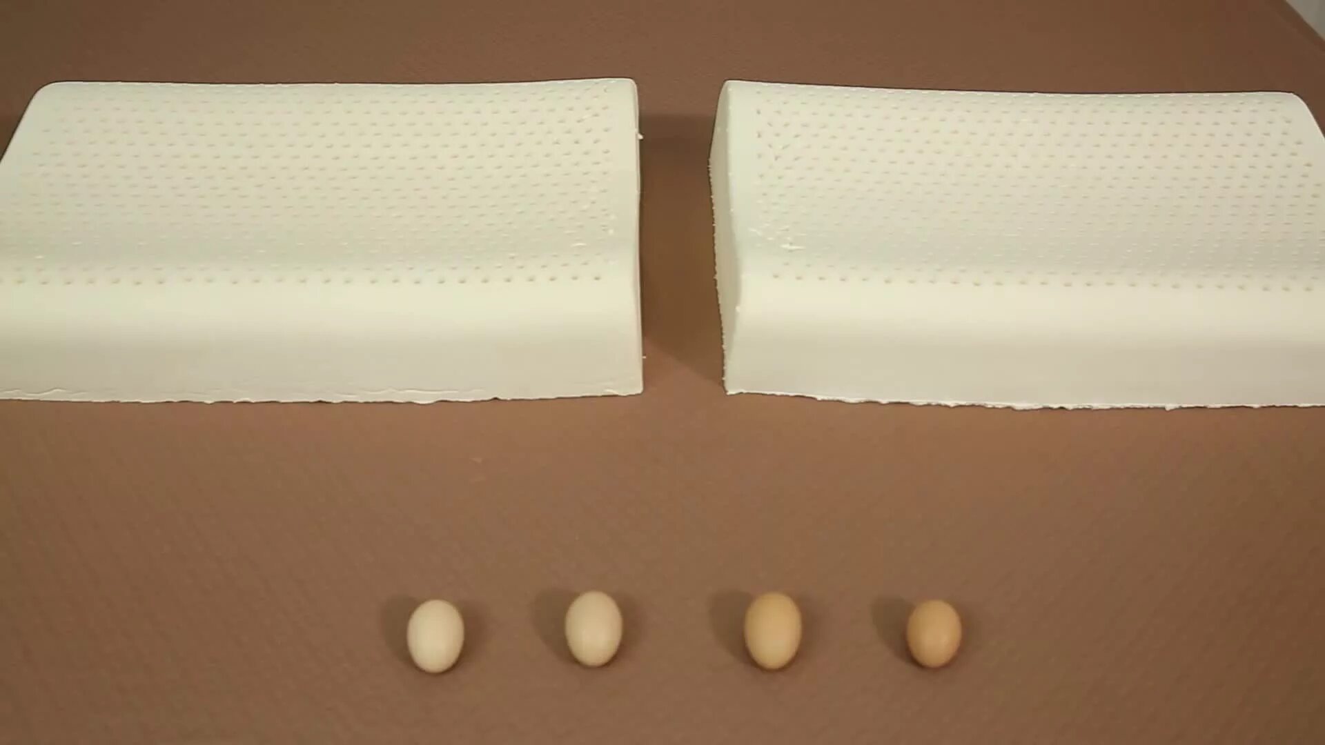 Подушка из каучука. Подушка из каучука. Латекс мебельный. Подушка каучуковая ортопедическая. Латексная подушка.