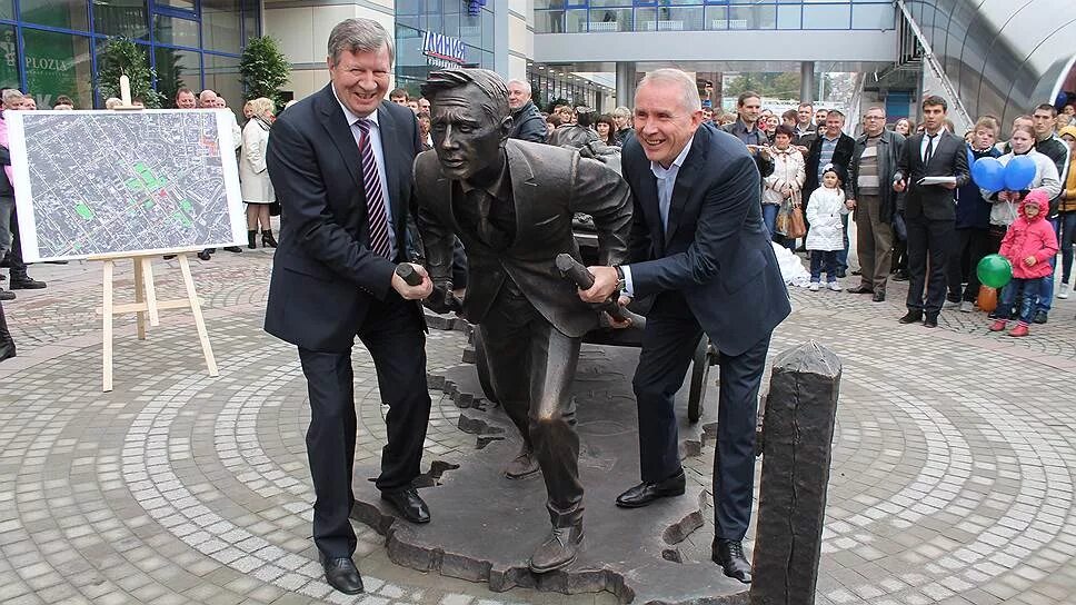 Круглый стол торгово-промышленная палата курск. Бизнесмена курска. Предприниматель киреев. Бизнесмены курска. Бизнесмены курска.