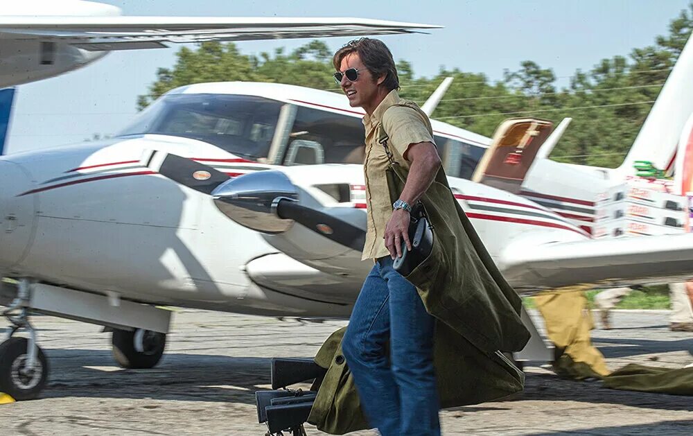 Бари сил. Барри сил американский лётчик. том круз пилот. american made монти шефер.