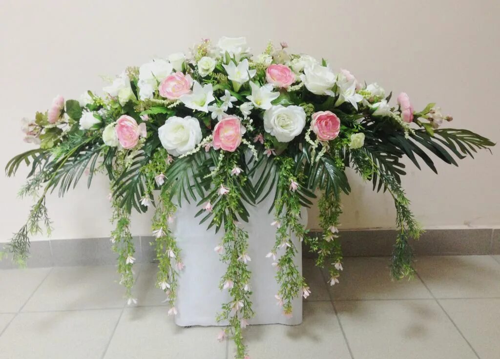 композиция в ящике. цветочная композиция. бидермейер во флористике. композиции из искусственных цветов. красивые композиции из искусственных цветов.