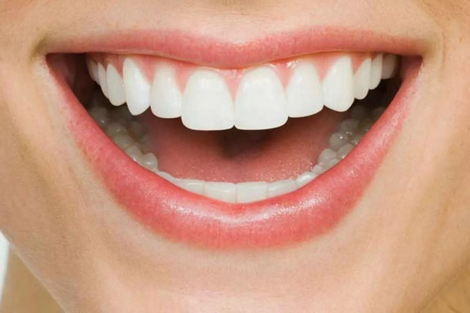 Какие крепкие зубы. Идеальные зубы. Красивые ровные зубы. Белоснежные ровные зубы. Красивая улыбка.