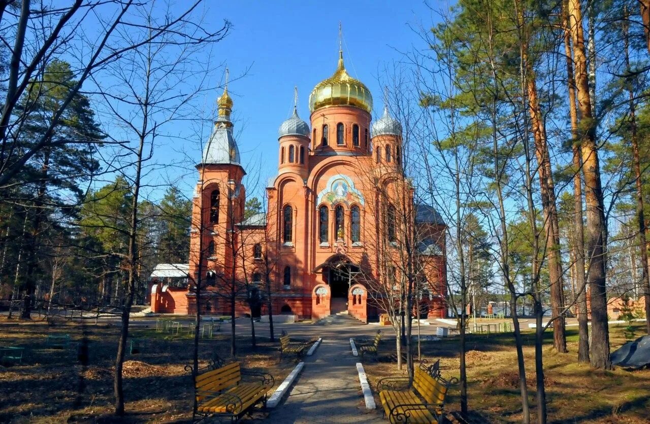 В красноярском крае храмы. Храмы Красноярска. Церкви Красноярского края. Свято-Никольский храм-памятник Красноярск.