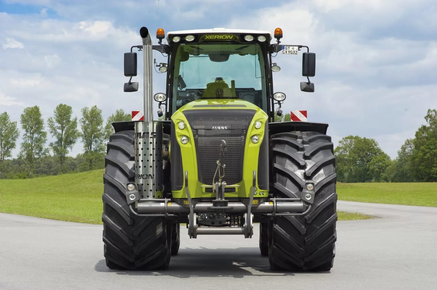 Claas xerion. Трактор claas xerion. трактор ксерион 5000. класс ксерион 5000. claas axion 920.