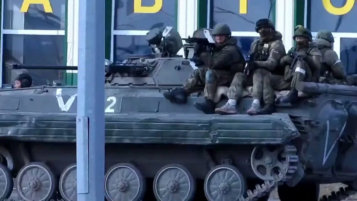 Ww1 infantry revell солдатики. Песня колонны шли колонны жгли. Песня колонны шли колонны жгли. Стих идут колонны ровным строем. Идти колонной.