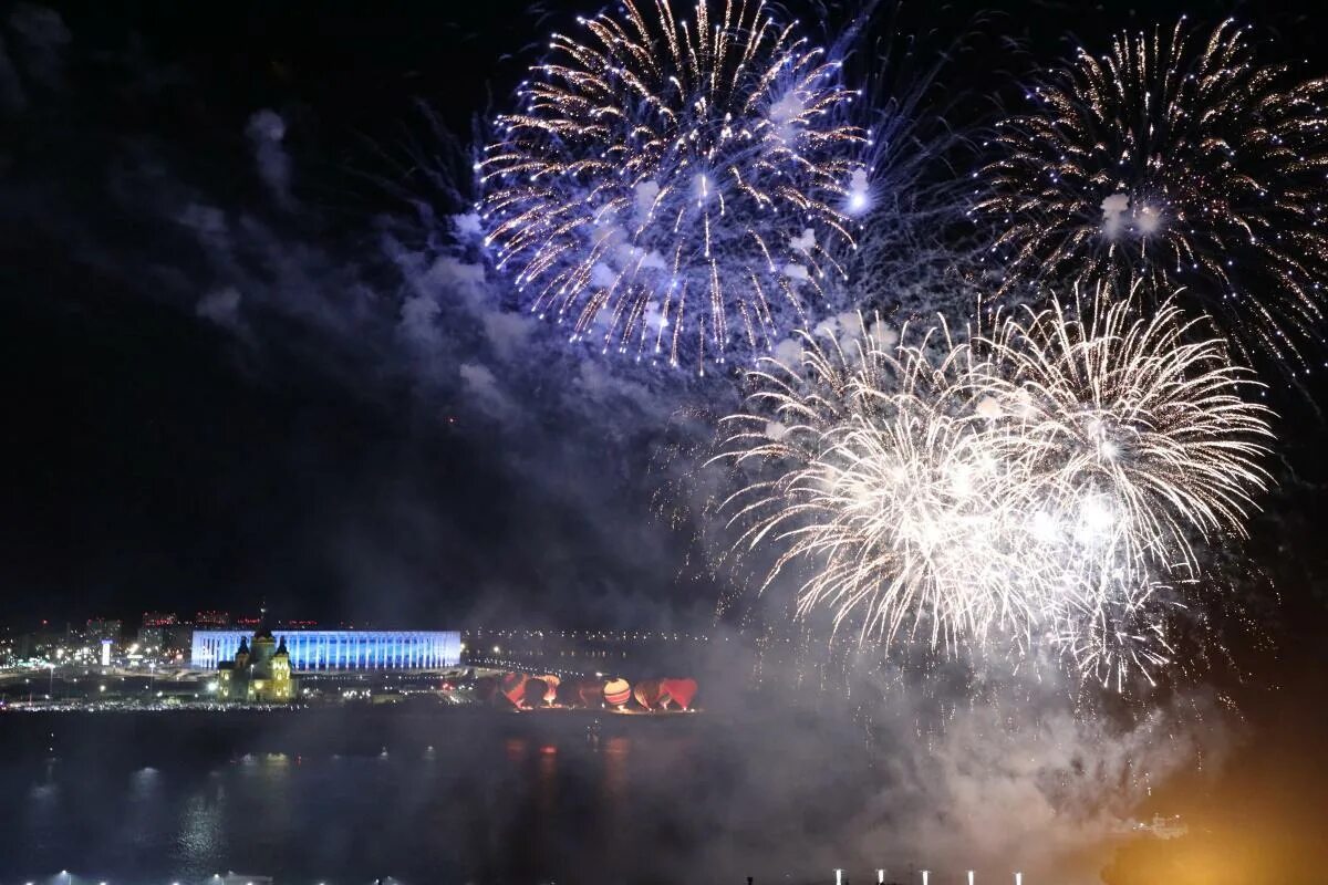 Салют пенза. Салют яркий над белгородом. Салют победы 2022 москва. Салют сегодня 12 июня. День города казань.