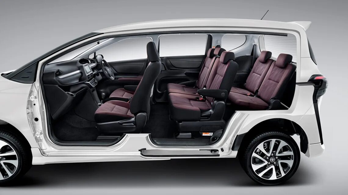 Семейный автомобиль мультивен. Семья в машине. Опель зафира 8 мест. Tiguan allspace багажник. Dodge grand caravan 2.