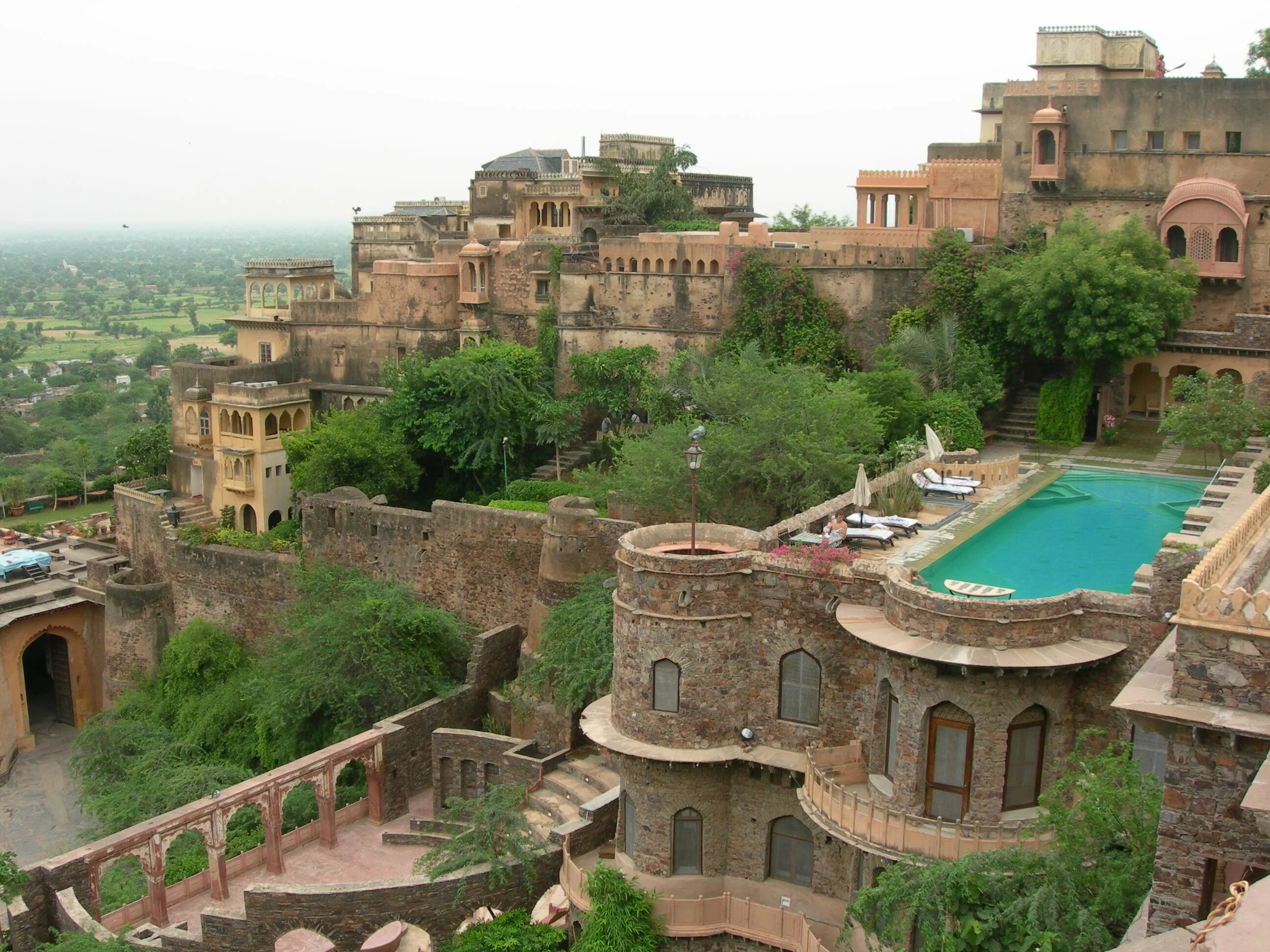 India 1. Нимрана индия. neemrana fort-palace. нимрана форт отель. neemrana fort india.