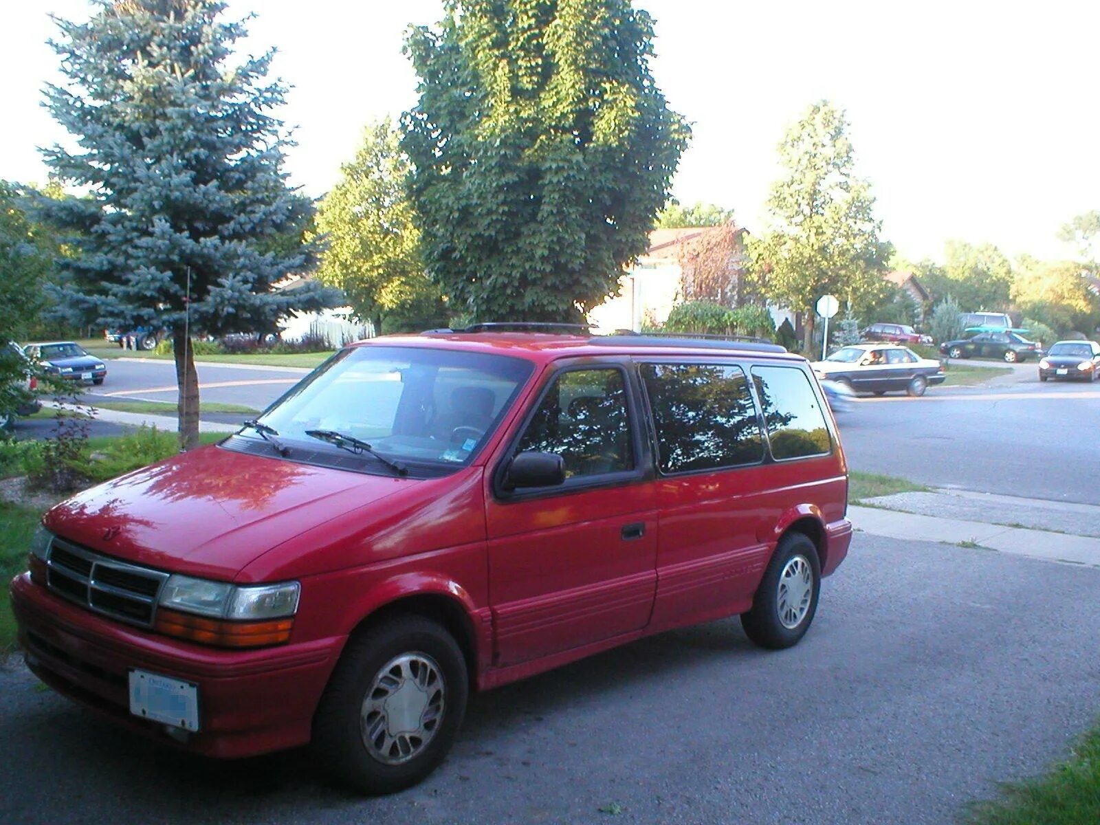 Dodge Caravan 1992. Додж Караван 1992г. Додж Караван красный 1992. Dodge Caravan 2 1992.