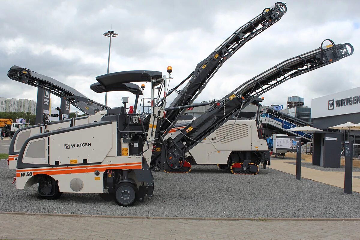 Дорожная фреза для снятия асфальта. Фреза дорожная wirtgen w2000. Дорожная фреза для снятия асфальта. Дорожная фреза bf 400 ssl. Wirtgen w200i.