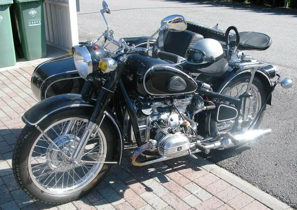 Fichier:1978 Chang Jiang with CJ 750 Sidecar A.jpg - Wikipédia