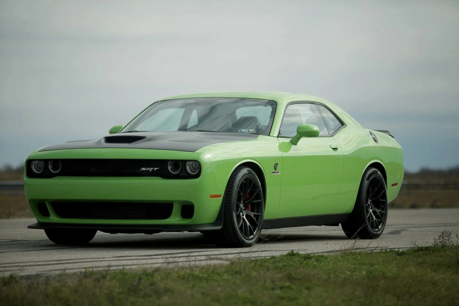 Челленджер хелкат. Додж Челленджер Хеллкэт. Dodge Challenger Hellcat. Додж Челленджер СРТ Хеллкэт. Додж Челленджер хел кет.