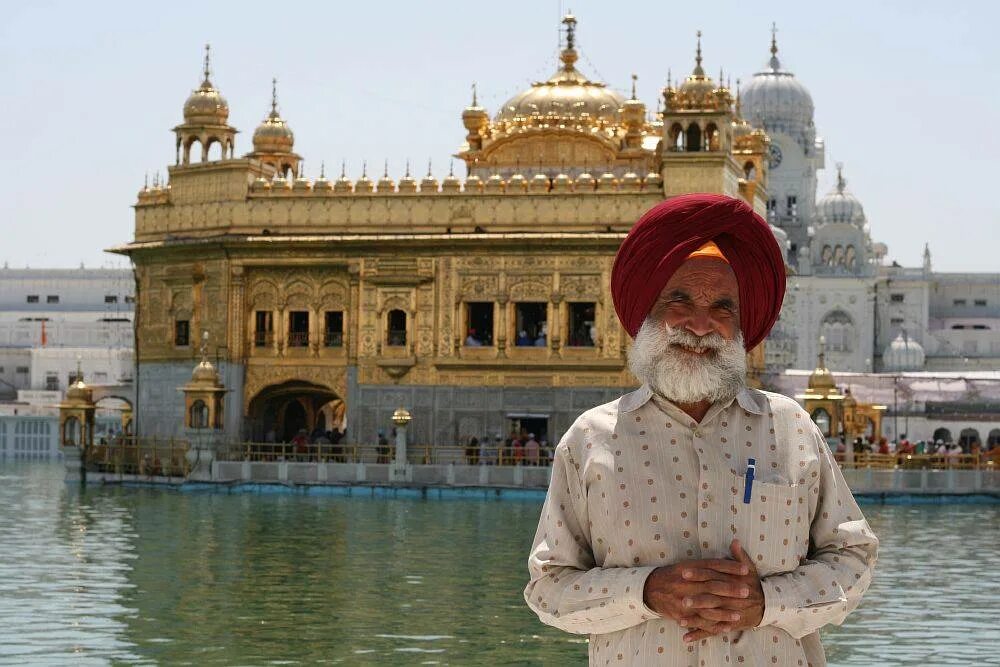 Каста брахманов в древней индии. Население индии презентация. Золотой храм сикхов в городе амритсар. Каста неприкасаемых в древней индии. Преобразования в индии.