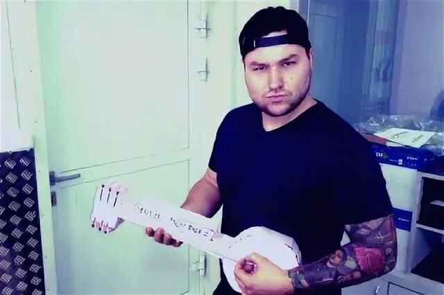 Все лгут house md. Бобби песни. Разбойник боб. Rob bob. Bob rob robert bobby.