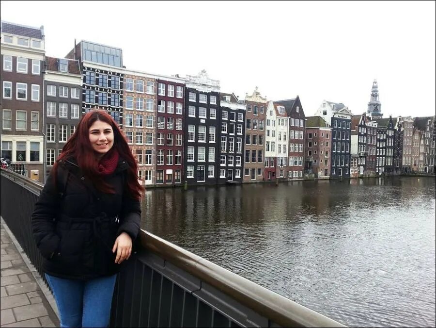 Амстердам время. Амстердам одежда. Время в Амстердаме.