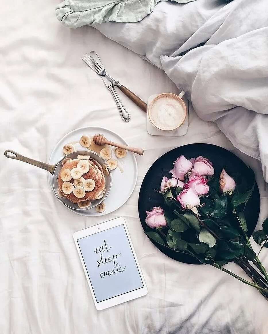 Доброе утро для инсты. Добрый день сторис. Доброго дня дояинстаграм. Добрый день инстаграм. Обложки для инстаграмма кофейня.