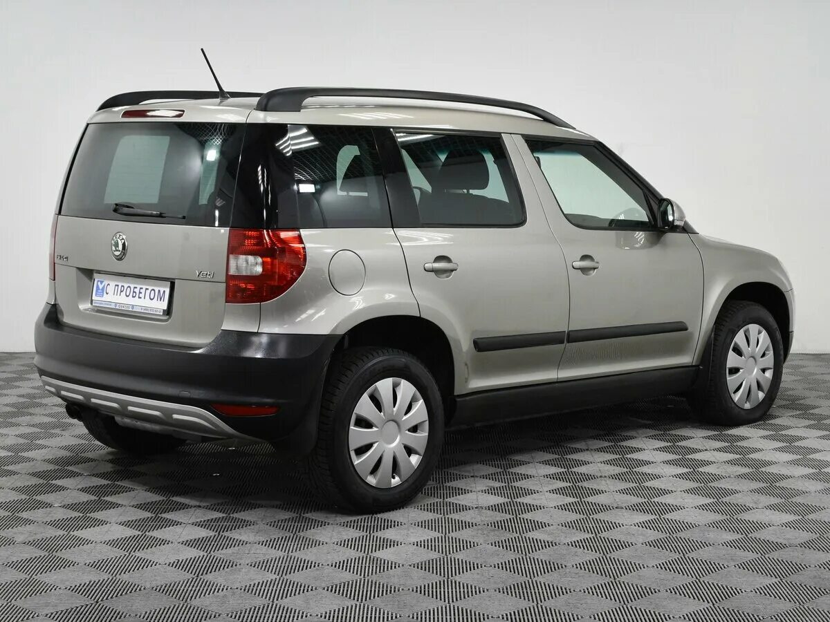 Skoda Yeti 2011. Шкода ети 2011 год. Skoda Yeti 2011 Silver Sport. Шкода Йети 1.8 2013. Купить шкоду йети 1.8