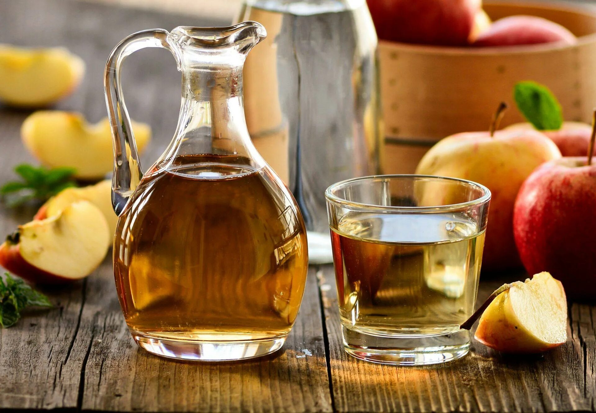 Яблочный уксус Apple Vinegar. Домашний яблочный уксус. Уксус яблочный натуральный. Сидр яблочный натуральный.