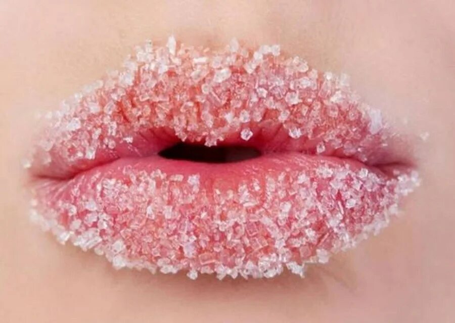 Обветренные губы в домашних условиях. Сахарные губы. Очень очень обветренные губы. Очень сильно обветрились губы.