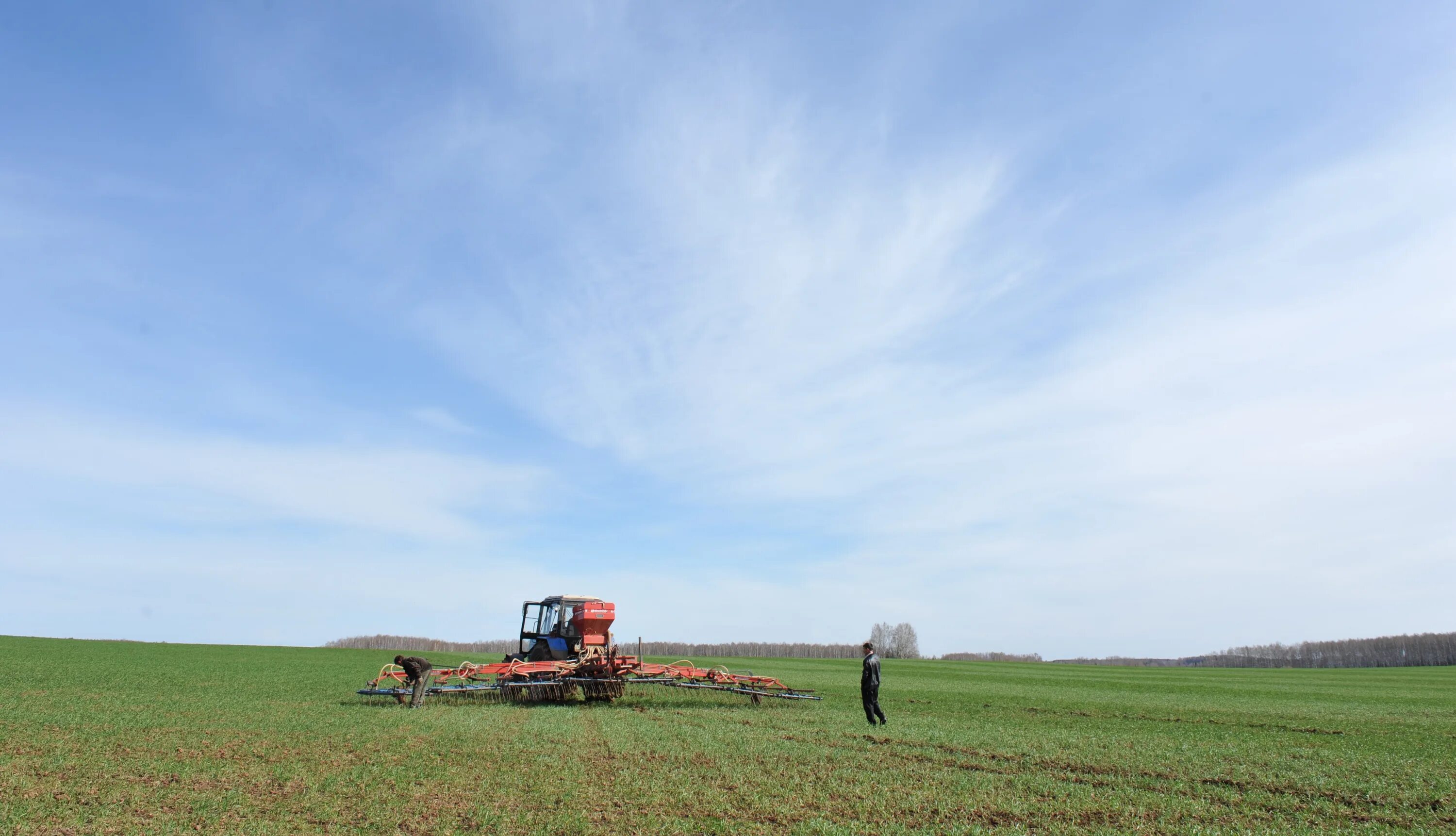 Плуг пбс 10 п. Канмаш дискаторы. Сельхозтехника марий. Шекснинские аграрии завершили весенние полевые работы. Комбайн картофельный dewulf rdt 1700.