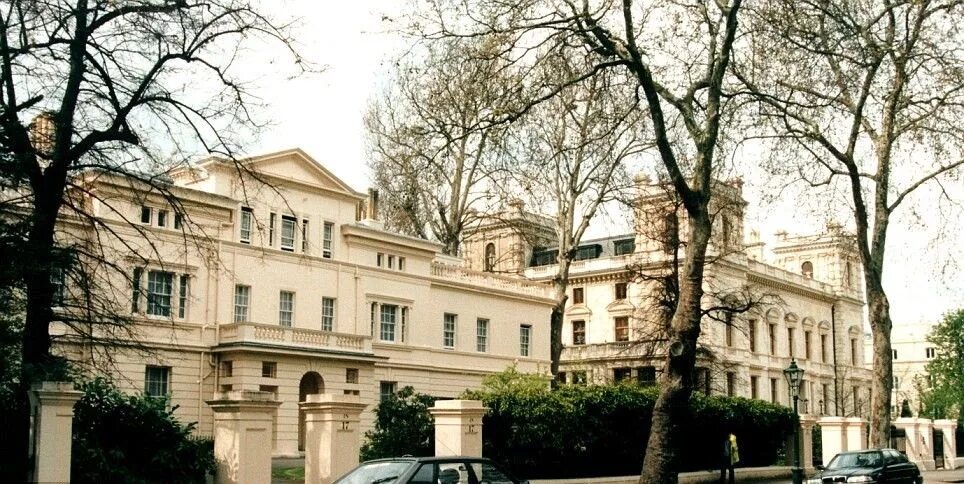 Особняк Абрамовича Кенсингтон Палас Гарденс. Kensington Palace Gardens Абрамович. Дом абрамовича