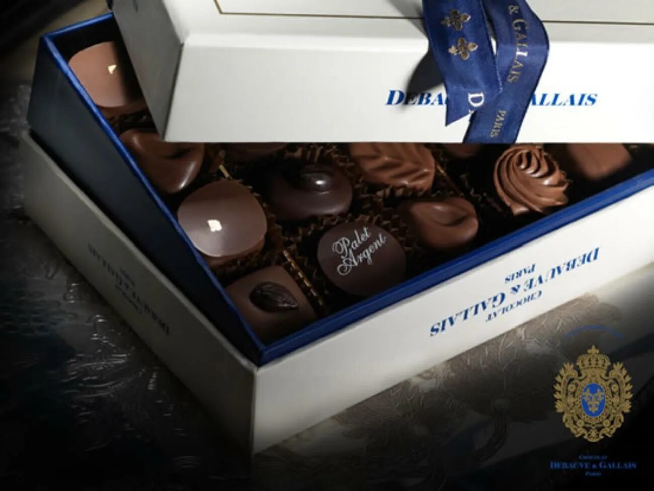 Дорогие конфеты. Конфеты в коробке. Шоколадные конфеты в коробках. Шоколадки в коробке.
