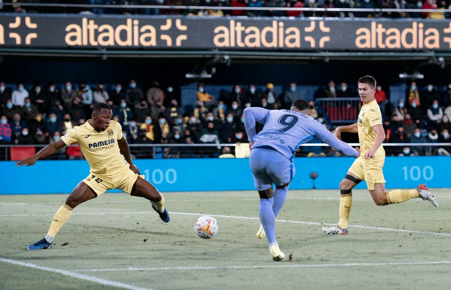 Барселона вильярреал 27 января. Barcelona rayo vallecano прямой эфир. 05. Barcelona vs villarreal счёт. Барселона вильярреал барселона.