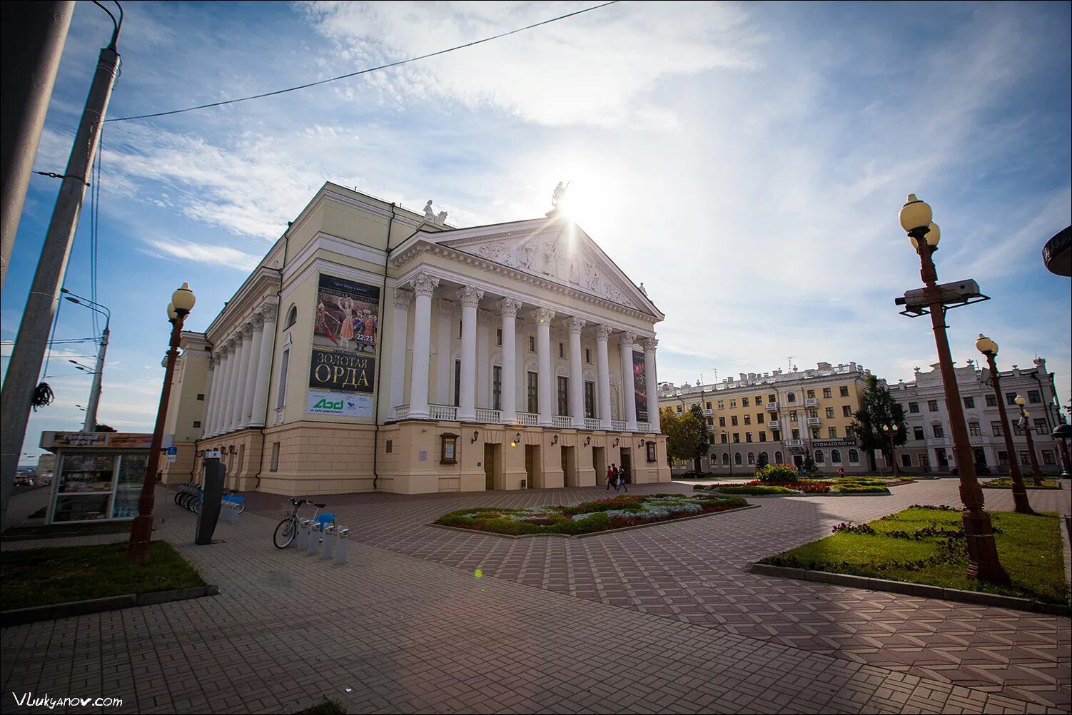 Театр площадь свободы казань. Площадь свободы казань театр. Театральная площадь казань. Улица площадь свободы казань. Пушкин у театра оперы и балета джалиля.
