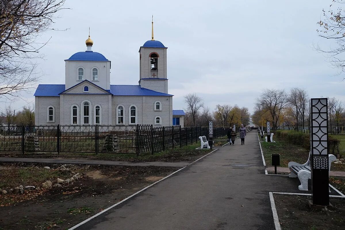 Село плавное. Церковь Приволжье Самарской области. Самарская область Приволжский район село Приволжье. Церковь Никольская Самарская область Приволжье. Село Приволжье Приволжского района Самарской.