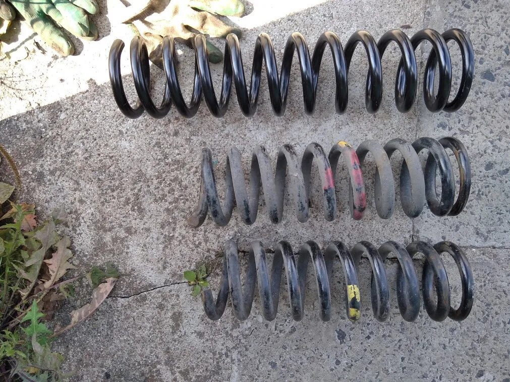 Мерс 124 пружина. Передняя пружина мерседес 124 полный привод. Пружины мерседес 124 задние. Пружины мерседес 124. Пружина 124.