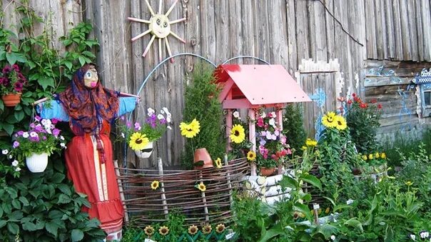 Pin by Janie Hardy Grissom on GARDEN: Art Whimsey Scarecrows for garden, Garden 