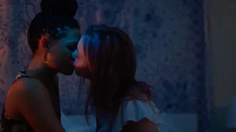 Slideshow fivel stewart sex scene.