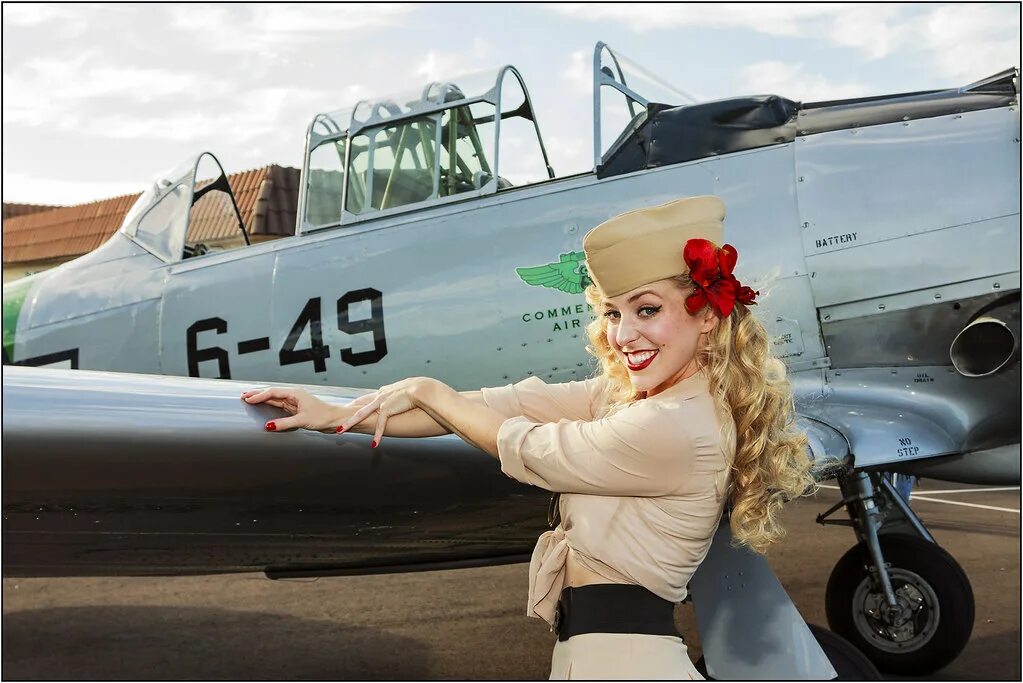 Aviator игра pinupaviator. Pin up Aviator. Художник авиации Romain Hugault.