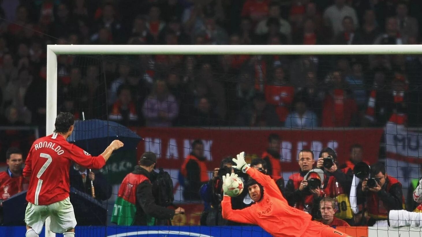 Финал лиги уефа 2008. Роналду финал лч 2008. роналду лига чемпионов 2008 финал.