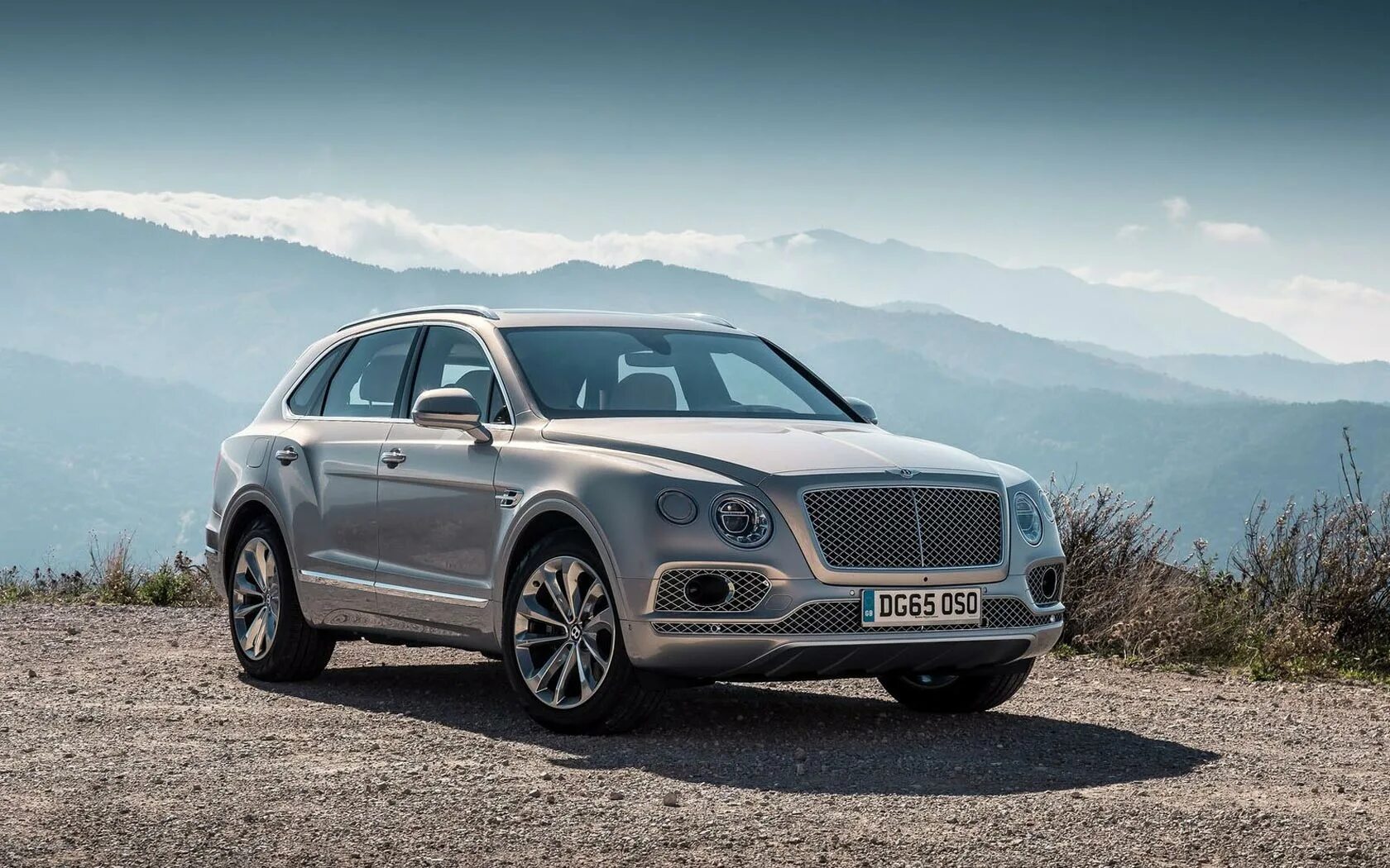 Бентли бентайга 2016. Bentley кроссовер Bentayga. Bentley Bentayga 2016. Bentley Bentayga 2022. Bentley Bentayga 2015.