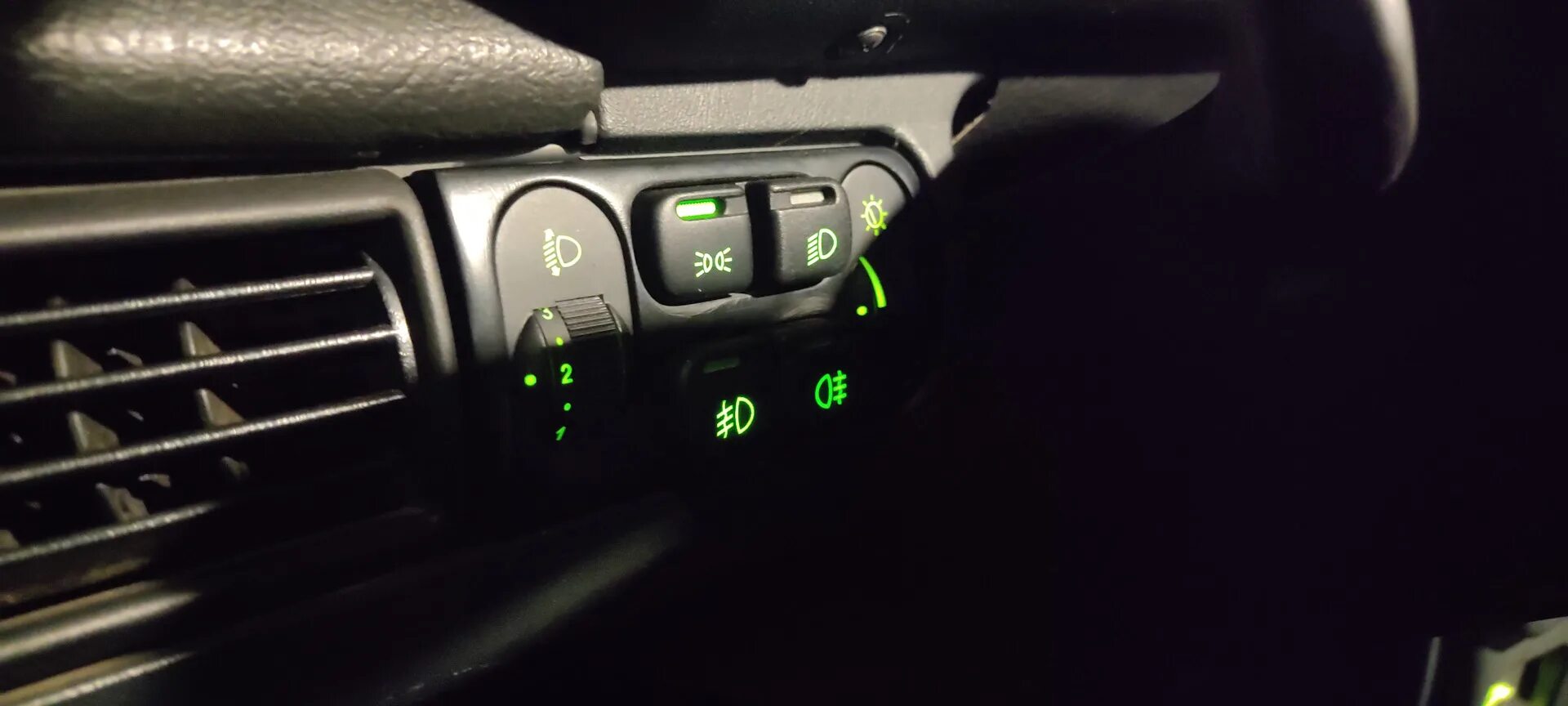 Блок света 2114. Блок света 2114. Блок света 2114. Блок управления светом приора в ваз 2114. Блок управления приора на ваз 2114.