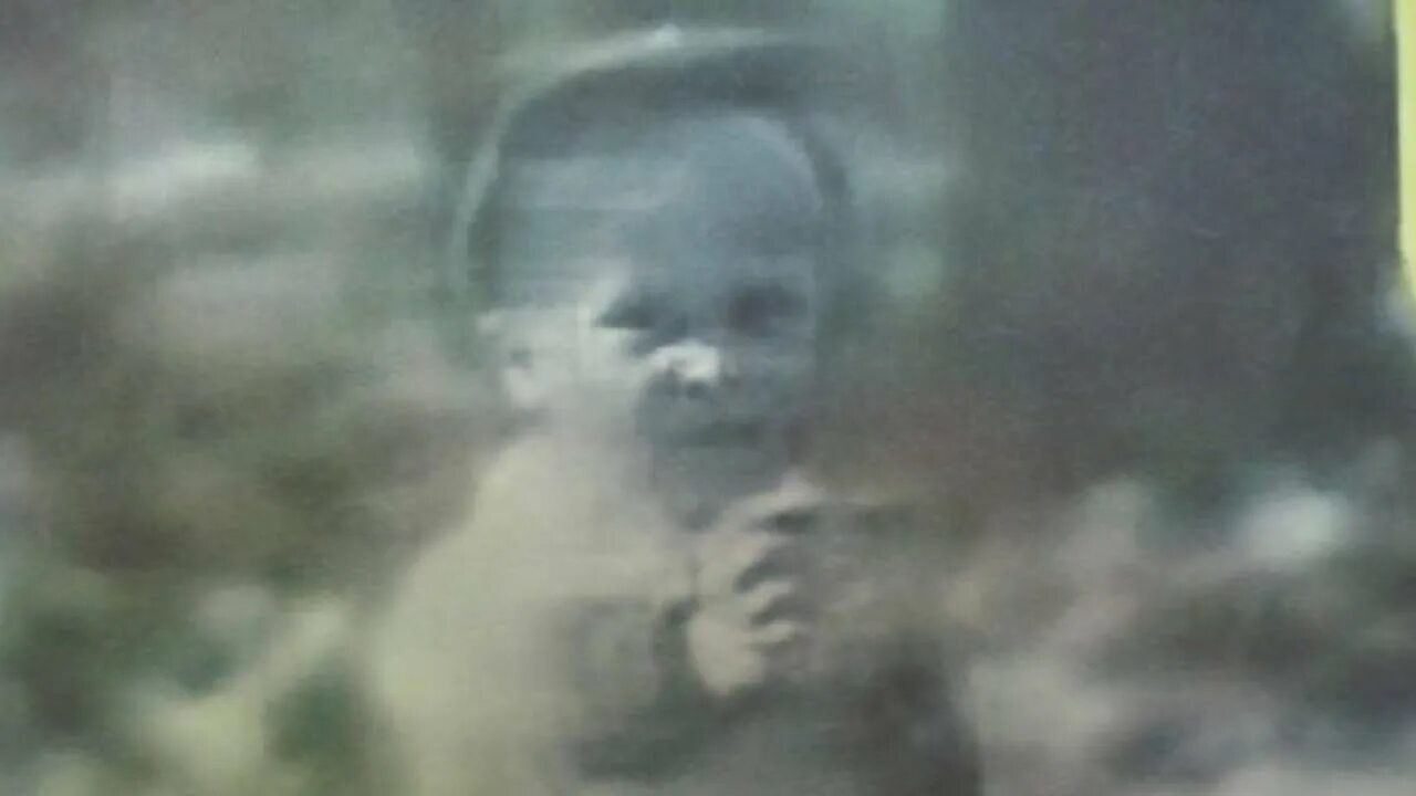 Мальчик призрак фото. Фотография призрака мальчика. Мальчик призрак фото. Фотография призрака мальчика. Мальчик призрак фото.