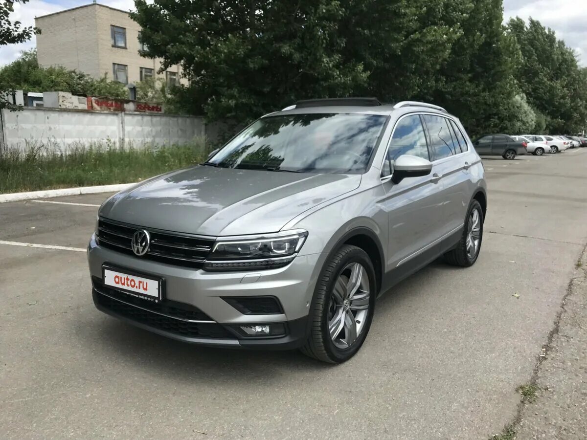 Volkswagen tiguan полный. Фольксваген Тигуан 2018 серый. Фольксваген Тигуан 2017 серый. Фольксваген Тигуан 2 серый. Volkswagen Tiguan серый.