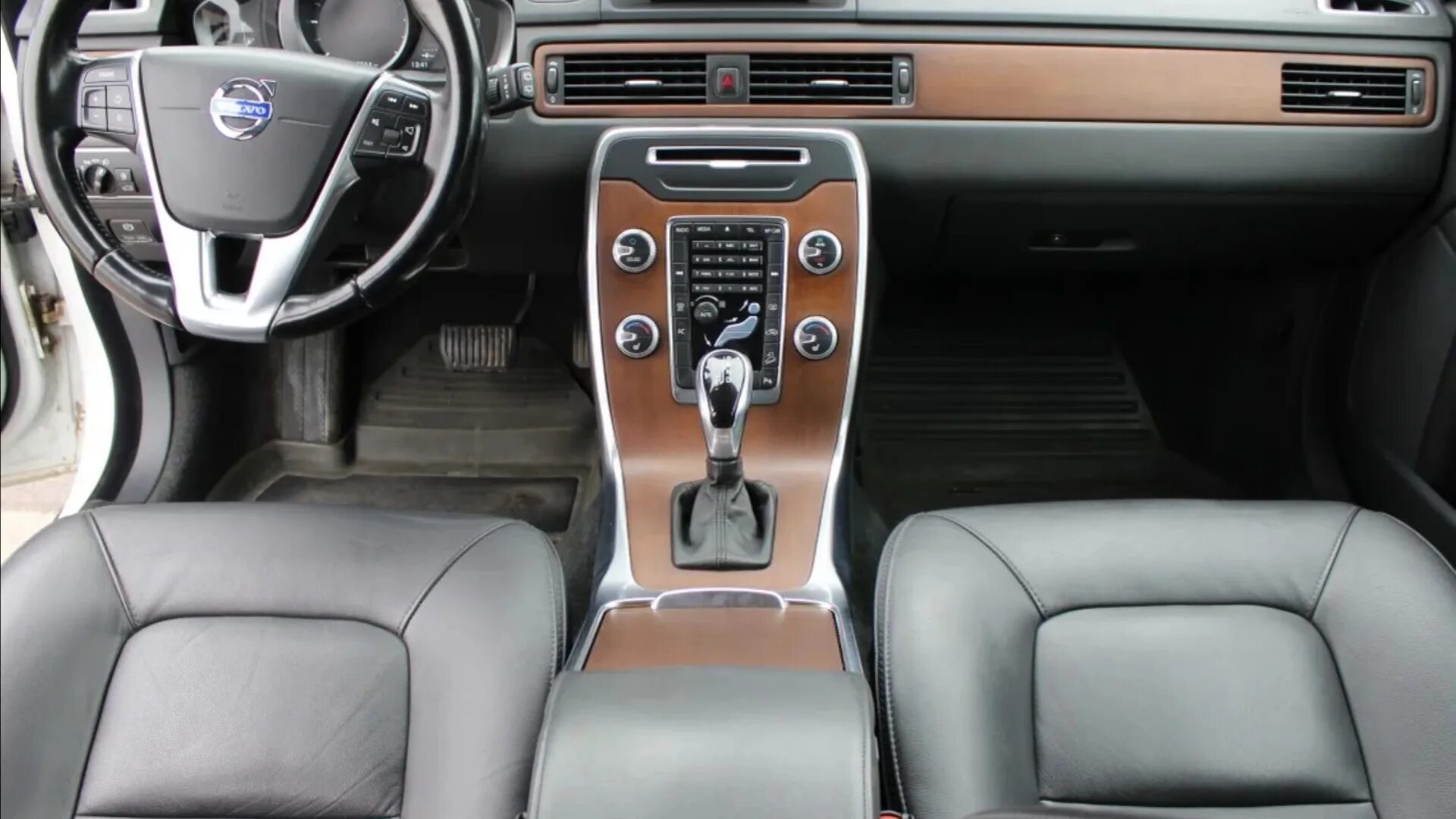 Вольво хс70 2014г. Volvo xc70 салон. volvo xc70 2014. вольво xc70 салон. вольво хс70 салон черный.