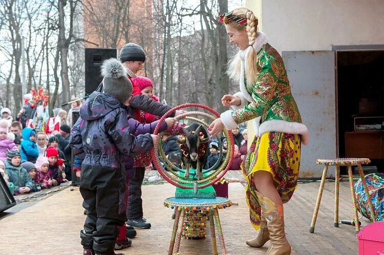 Масленица в подольске мероприятия. Масленица площадки. Интерактивные площадки на Масленицу. Интерактивная площадка на масл. Детская площадка на Масленицу.