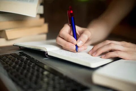 Ии пишет работу