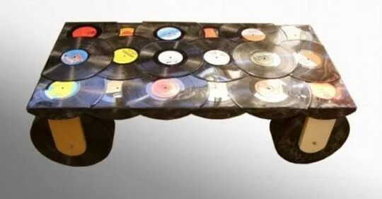 Table records. Стол обеденный как грампластинка. record table. vinyl record art.