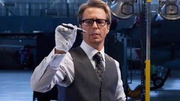 Джастин хаммер железный человек 2. Джастин хаммер марвел. Сэм рокуэлл железный человек 2. Хаммер железный человек. Джастин хаммер железный человек.