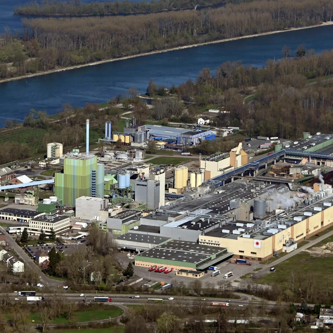 Самый крупный завод. Самый крупный завод. Самый крупный завод. Верфь «meyer werft dockhalle 2» чертежи. Завод volkswagen в вольфсбурге.