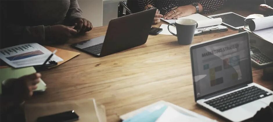 Начало любой работы 5. Веб разработка. Ищу работу 5/2. Бизнес офис две девушки. Бизнес офис две девушки.