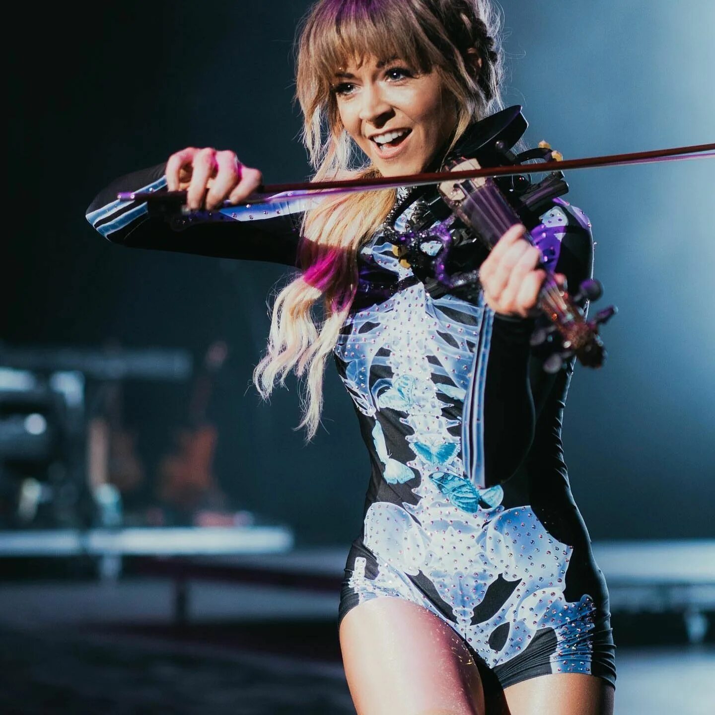 Lindsey stirling фото. Скрипачка линдси стирлинг. Lindsey stirling survive. Линдси стирлинг. Lindsey stirling survive.