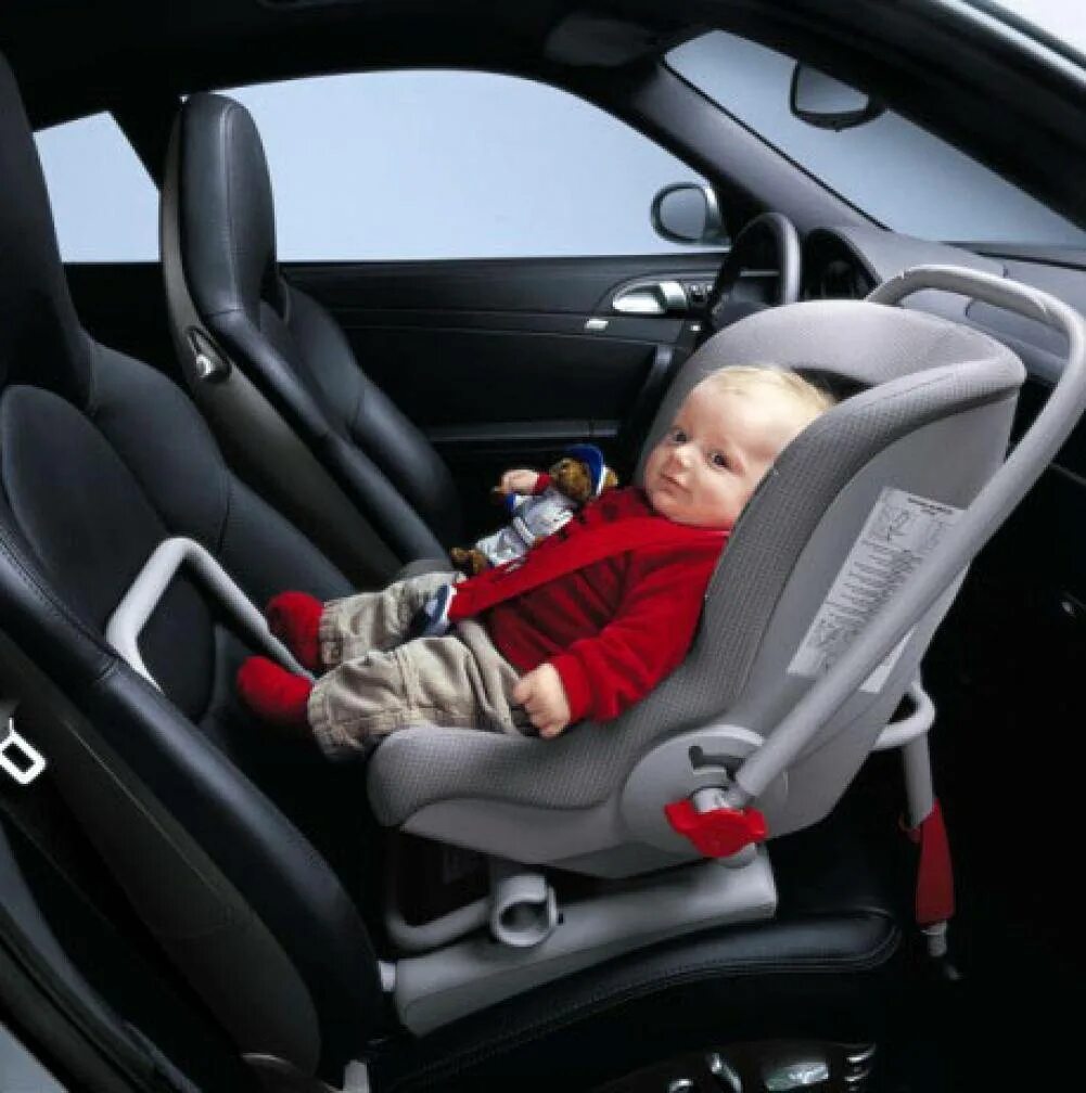 Люлька на переднем сиденье. Кресло машины. Детское кресло в машину. Детское кресло на переднем сиденье. Автомобильное кресло переднее сиденье.