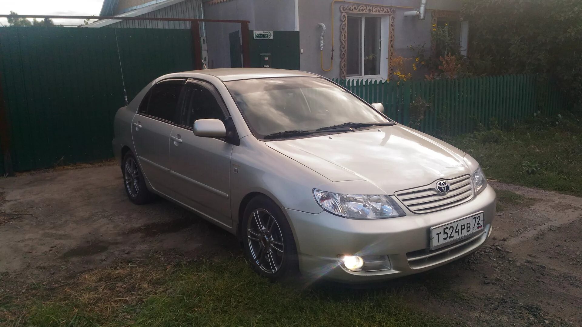 Тойота королла 120 кузов 2006 года. Corolla 120 r15. Распил тойота королла 120. Тойота королла 2003 120 кузов. Полоса на лобовое стекло королла 120.